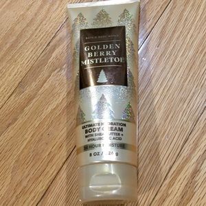 NWT Bath & Body Works Golden Berry Mistletoe Ultimate Hydration Body Cream